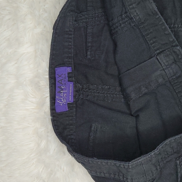 Miley Cyrus & Max Azria mini skirt - Picture 5 of 7